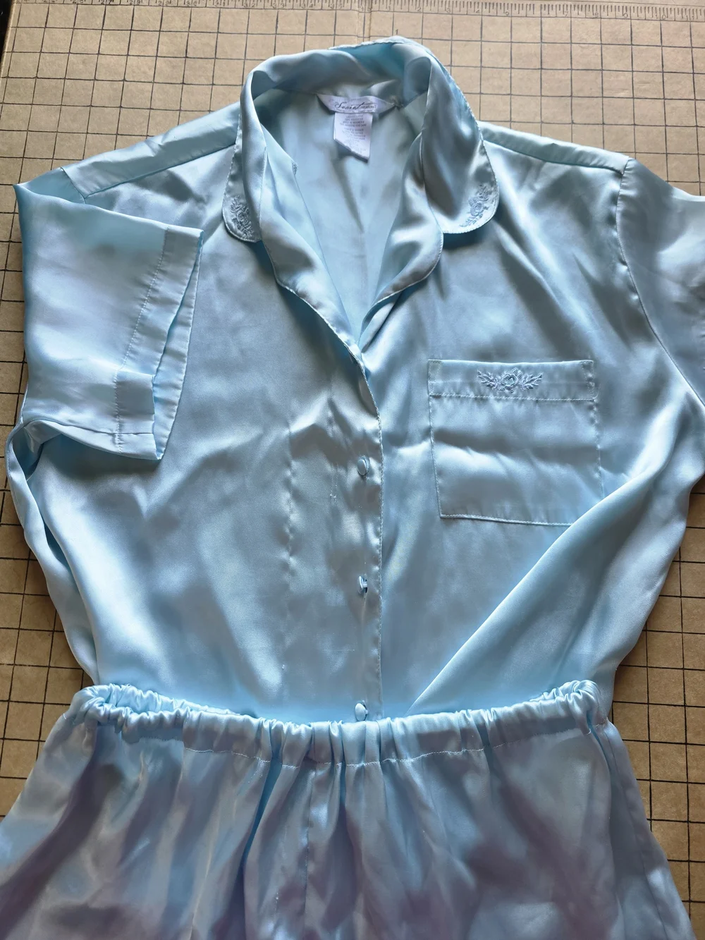 Secret Treasures Satin Button Top & Shorts Set Women’s L Summer Pajama Set - Picture 14 of 15